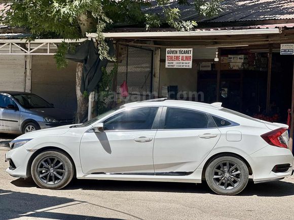 AD AUTO'DAN 2020 MODEL HATASIZ BOYASIZ HONDA CİVİC DÜŞÜK KM