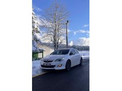 Sahibinden Opel Astra 1.4 T Cosmo 2011 Model  186000 km Beyaz