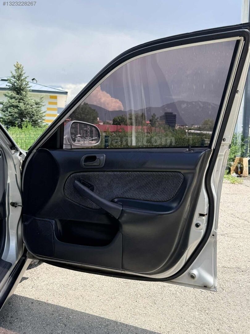 Galeriden Honda Civic 1.4 i S 1998 Model Erzurum 308.000 km Gri 5