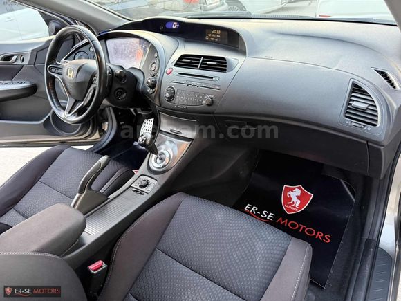 HONDA CİVİC HATCBACK 1.4 SPORT I·-SHİFT DÜŞÜK KİLOMETREDE