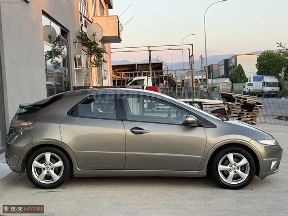 HONDA CİVİC HATCBACK 1.4 SPORT I·-SHİFT DÜŞÜK KİLOMETREDE