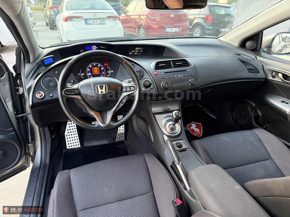HONDA CİVİC HATCBACK 1.4 SPORT I·-SHİFT DÜŞÜK KİLOMETREDE