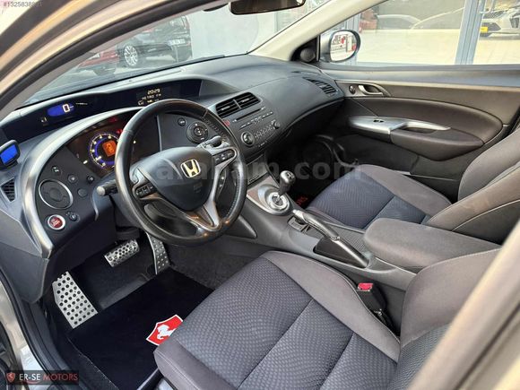 HONDA CİVİC HATCBACK 1.4 SPORT I·-SHİFT DÜŞÜK KİLOMETREDE