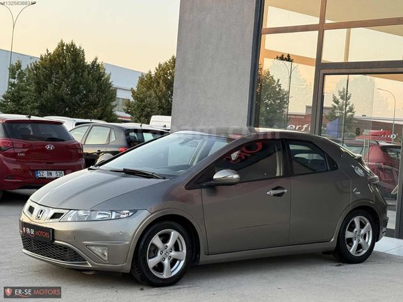 HONDA CİVİC HATCBACK 1.4 SPORT I·-SHİFT DÜŞÜK KİLOMETREDE