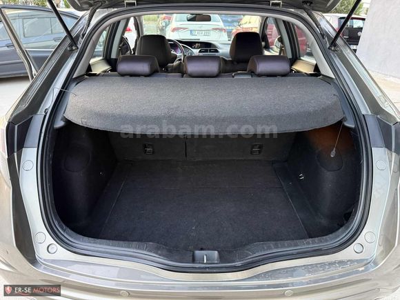HONDA CİVİC HATCBACK 1.4 SPORT I·-SHİFT DÜŞÜK KİLOMETREDE