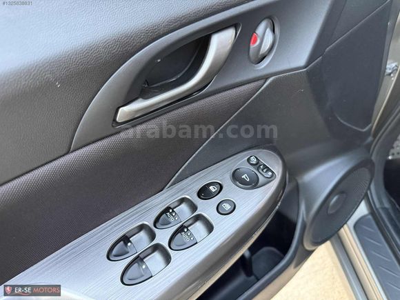 HONDA CİVİC HATCBACK 1.4 SPORT I·-SHİFT DÜŞÜK KİLOMETREDE