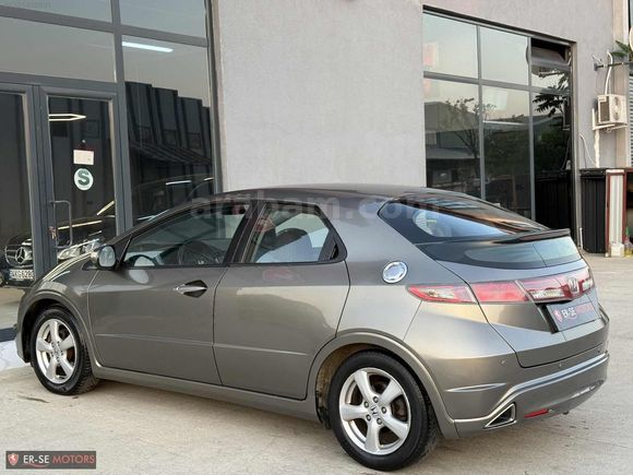 HONDA CİVİC HATCBACK 1.4 SPORT I·-SHİFT DÜŞÜK KİLOMETREDE
