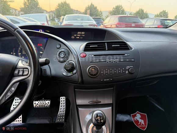 HONDA CİVİC HATCBACK 1.4 SPORT I·-SHİFT DÜŞÜK KİLOMETREDE