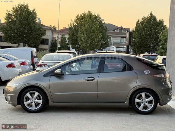 HONDA CİVİC HATCBACK 1.4 SPORT I·-SHİFT DÜŞÜK KİLOMETREDE