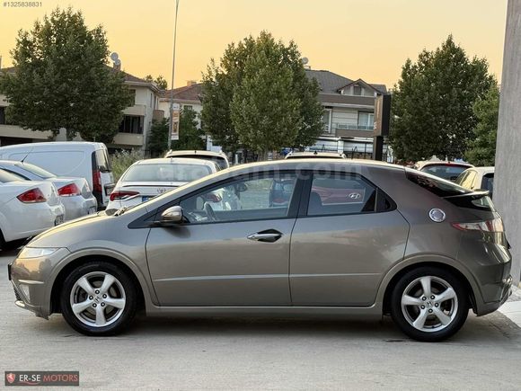 HONDA CİVİC HATCBACK 1.4 SPORT I·-SHİFT DÜŞÜK KİLOMETREDE