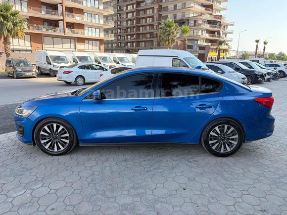 2023 FORD FOCUS 53.000 KM DE TİTANYUM X YENİ KASA
