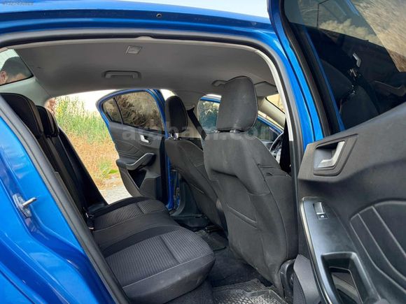 2023 FORD FOCUS 53.000 KM DE TİTANYUM X YENİ KASA