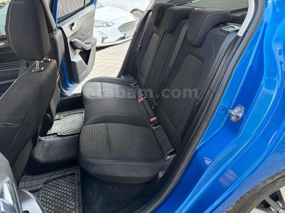 2023 FORD FOCUS 53.000 KM DE TİTANYUM X YENİ KASA