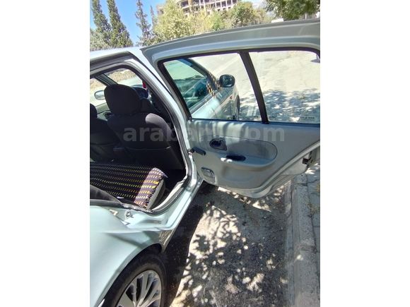 Sahibinden Renault Clio 1.4 Authentique 2004 Model