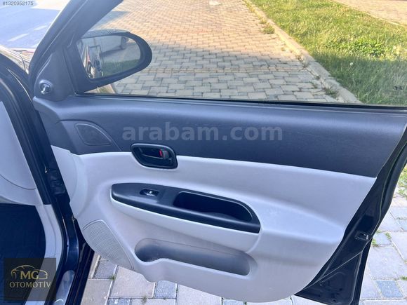 TAKASA AÇIK MASRAFSIZ 135 BİN KM de Accent Era 1.4 Team