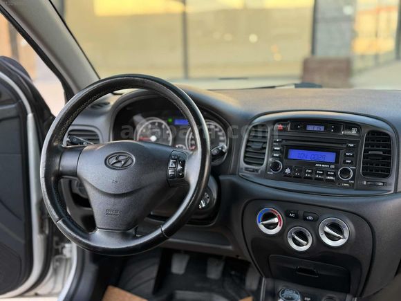 HYUNDAİ ACCENT ERA 128 binde 2011 ABS ESP Lİ DEĞİŞENSİZ