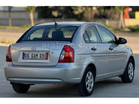 HYUNDAİ ACCENT ERA 128 binde 2011 ABS ESP Lİ DEĞİŞENSİZ