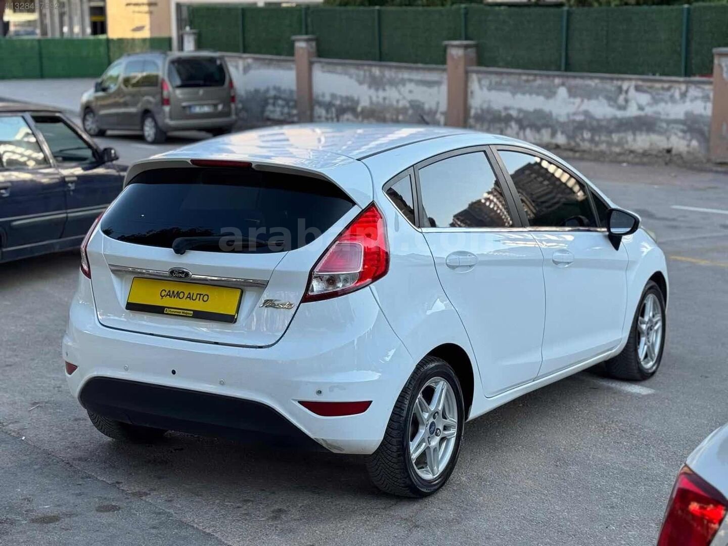Galeriden Ford Fiesta 1.5 TDCi Titanium 2014 Model Gaziantep 200.000 km Beyaz 3