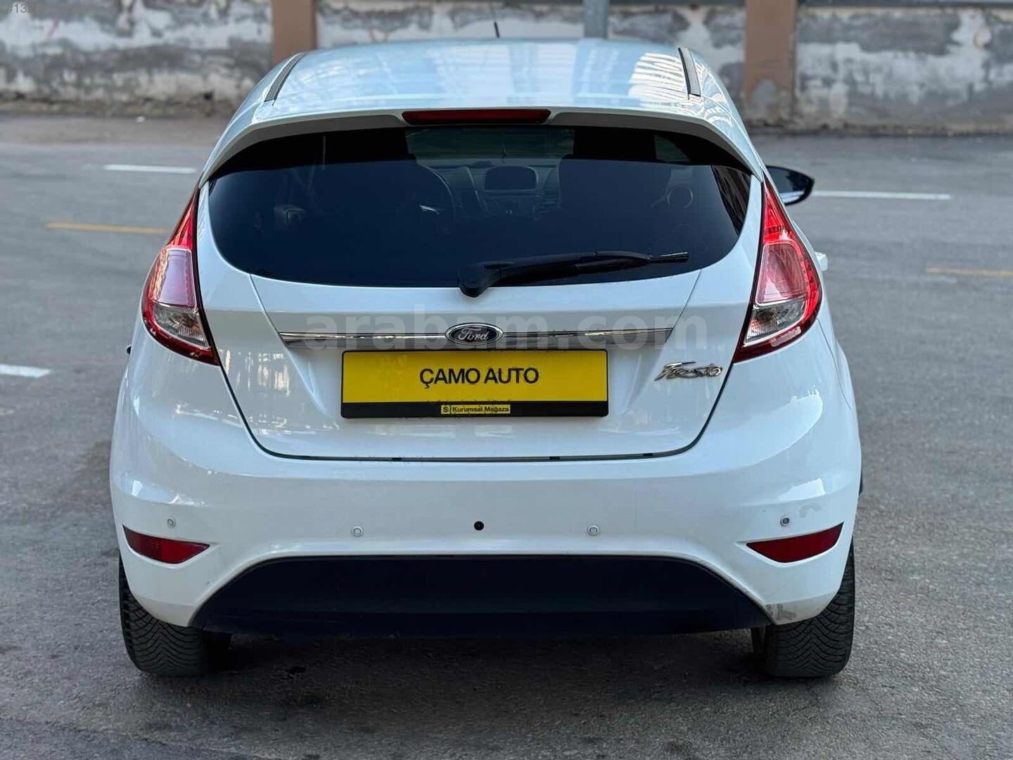 Galeriden Ford Fiesta 1.5 TDCi Titanium 2014 Model Gaziantep 200.000 km Beyaz 2