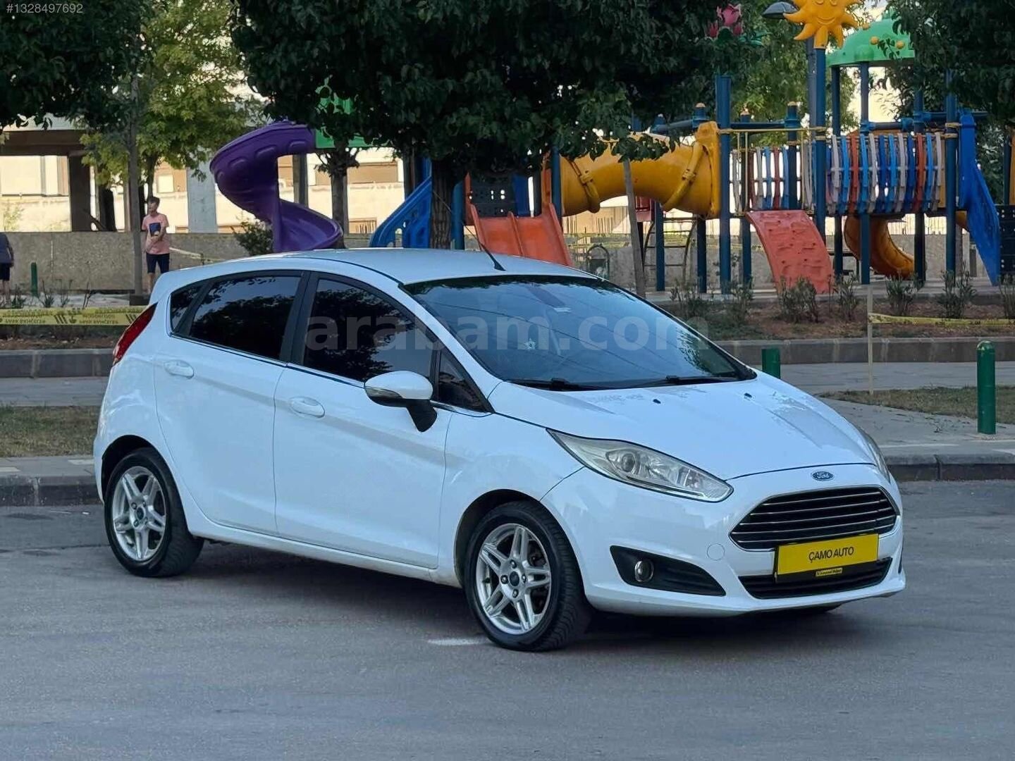 Galeriden Ford Fiesta 1.5 TDCi Titanium 2014 Model Gaziantep 200.000 km Beyaz 4