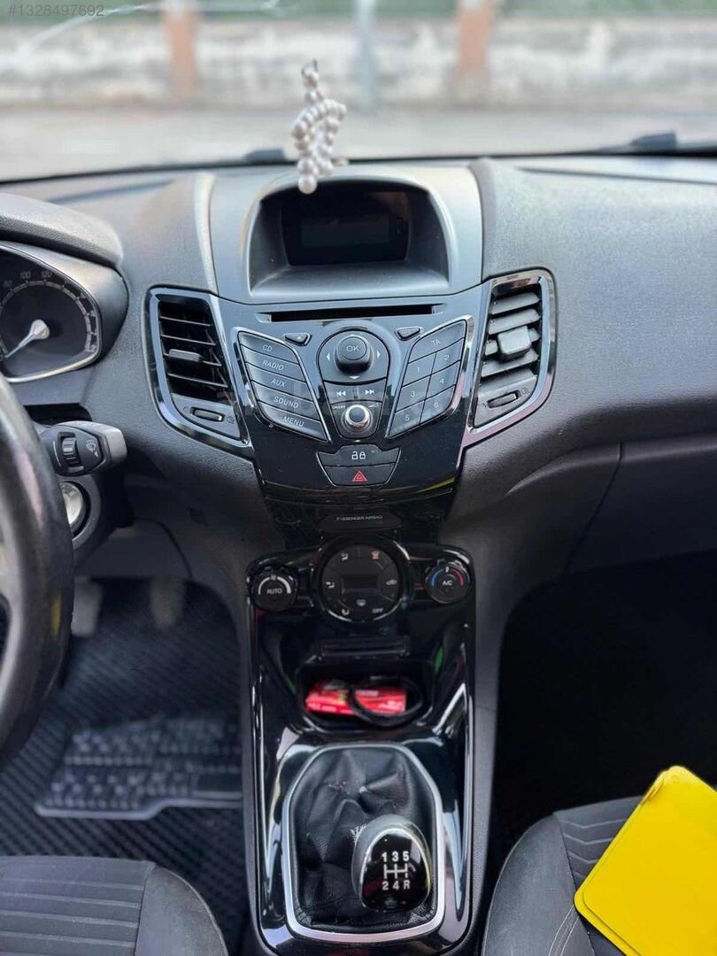 Galeriden Ford Fiesta 1.5 TDCi Titanium 2014 Model Gaziantep 200.000 km Beyaz 7