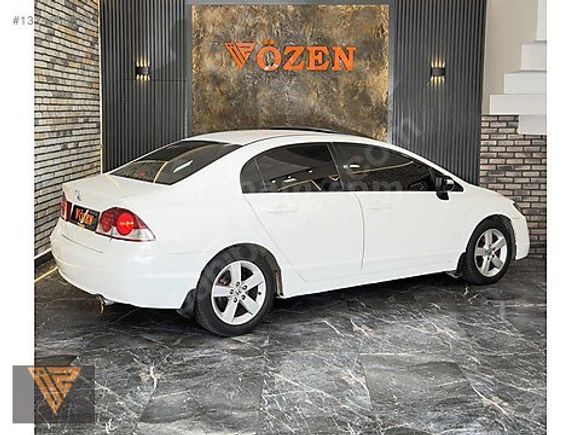 HONDA CİVİC 1.6İVTEC ELEGANCE VSA LI KARTA TAKSİT