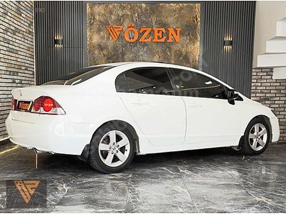 HONDA CİVİC 1.6İVTEC ELEGANCE VSA LI KARTA TAKSİT