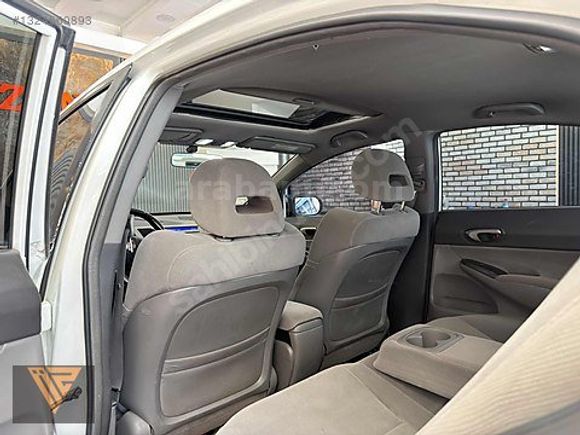 HONDA CİVİC 1.6İVTEC ELEGANCE VSA LI KARTA TAKSİT