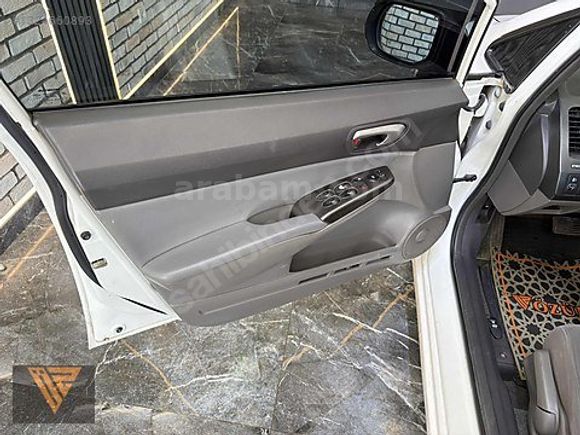 HONDA CİVİC 1.6İVTEC ELEGANCE VSA LI KARTA TAKSİT