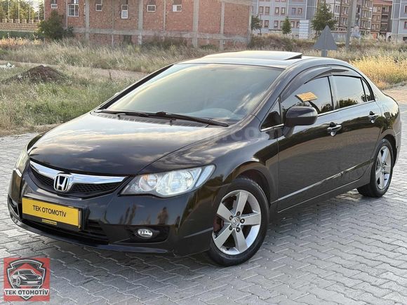 TEK OTOMOTİV'DEN TEMİZ VE BAKIMLI VSA'LI CİVİC