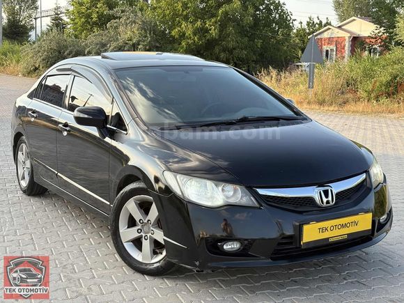 TEK OTOMOTİV'DEN TEMİZ VE BAKIMLI VSA'LI CİVİC