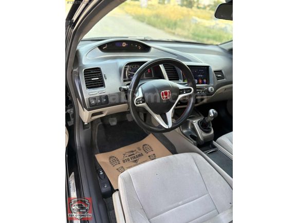 TEK OTOMOTİV'DEN TEMİZ VE BAKIMLI VSA'LI CİVİC