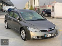 OTOMATİK BİNİCİSİNE TERTEMİZ BAKIMLI