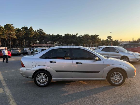 Sahibinden Ford Focus 1.6 Ghia 2001 Model 
