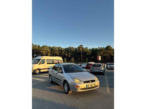 Sahibinden Ford Focus 1.6 Ghia 2001 Model 