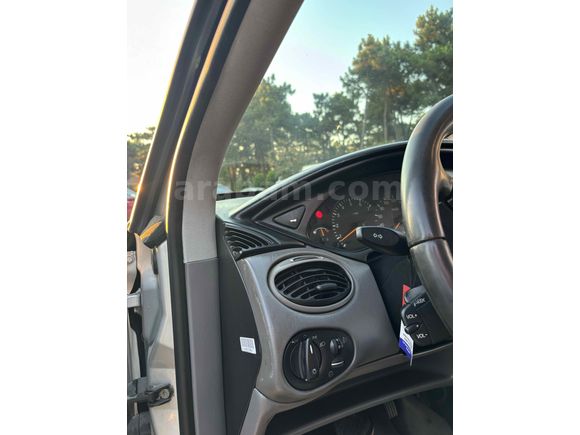 Sahibinden Ford Focus 1.6 Ghia 2001 Model 