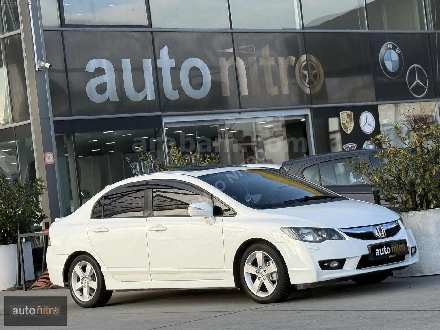 Galeriden Honda Civic 1.6i VTEC Elegance 2011 Model İstanbul 235.000 km Beyaz 2