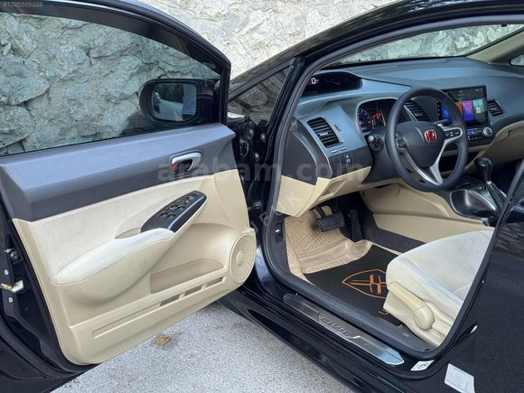 HATASIZ CİVİC 145.000km ELEGANCE OTOMATİK SUNROOF