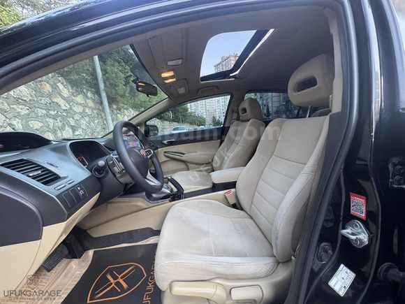 HATASIZ CİVİC 145.000km ELEGANCE OTOMATİK SUNROOF