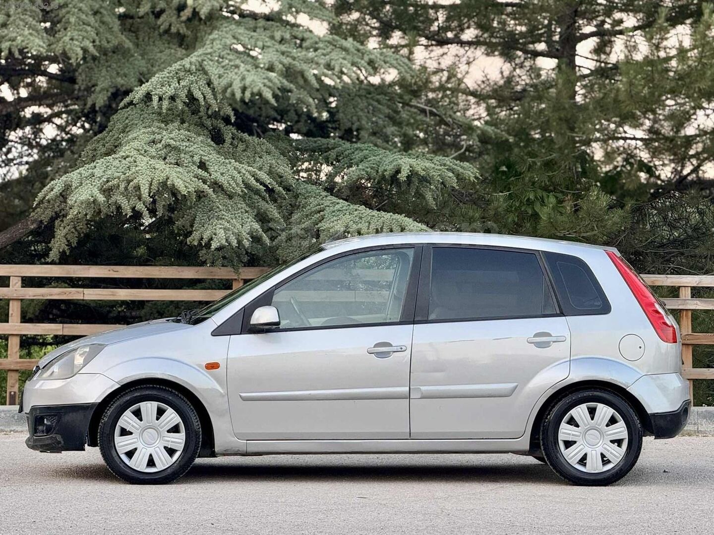 Galeriden Ford Fiesta 1.6 Comfort 2007 Model Ankara 164.000 km Gri 5