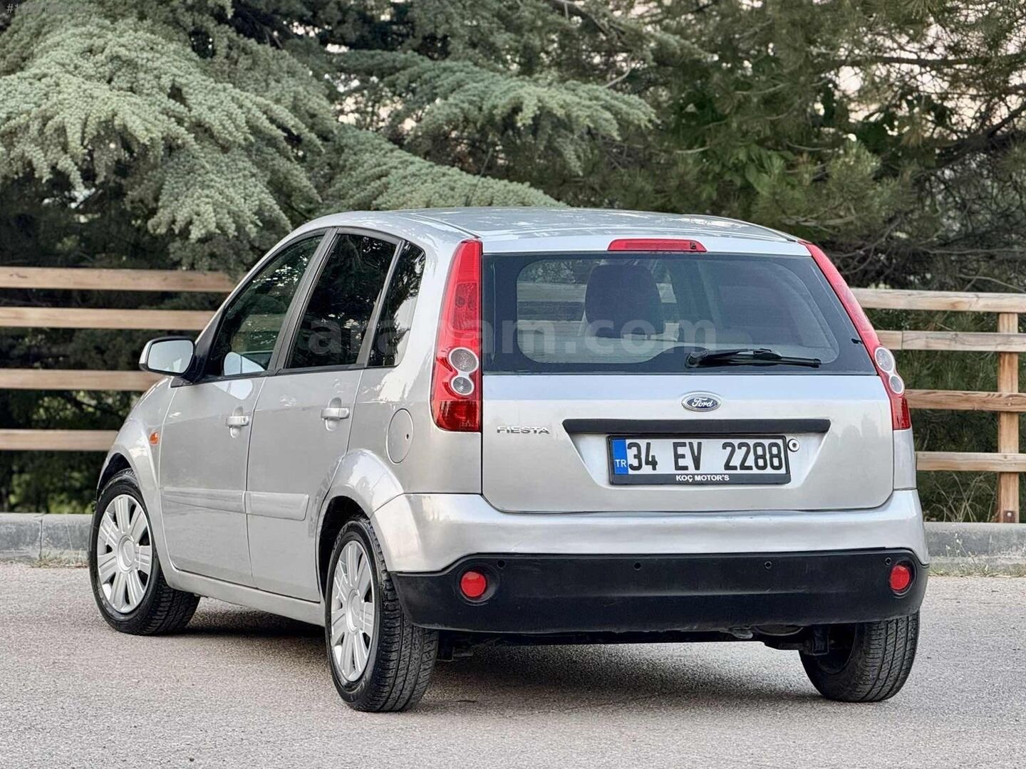 Galeriden Ford Fiesta 1.6 Comfort 2007 Model Ankara 164.000 km Gri 6