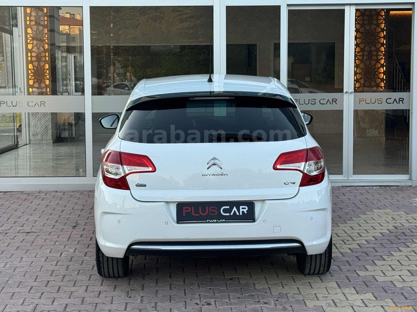 Galeriden Citroen C4 1.6 e-HDi Confort Plus 2012 Model Konya 156.000 km Beyaz 5