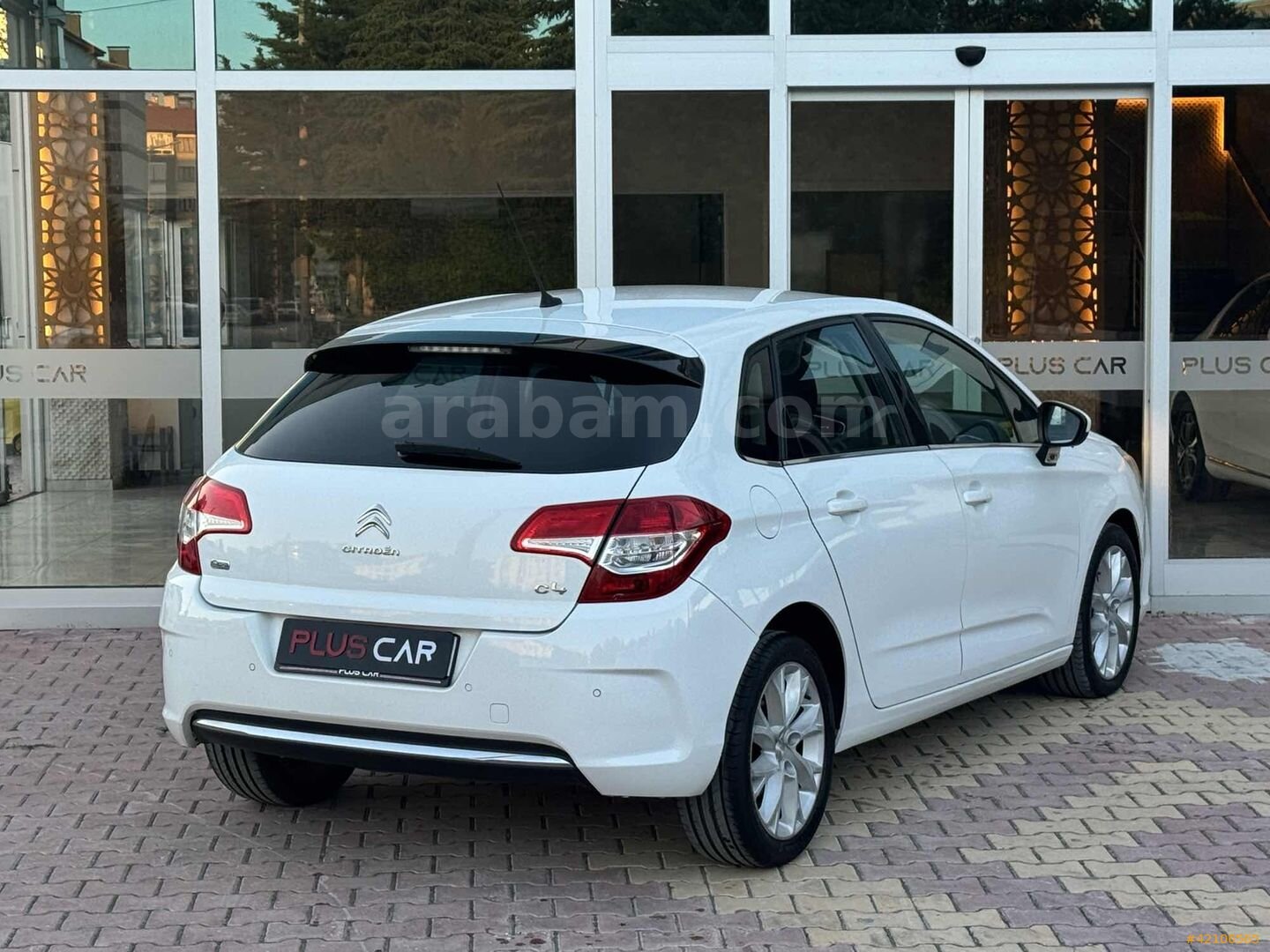 Galeriden Citroen C4 1.6 e-HDi Confort Plus 2012 Model Konya 156.000 km Beyaz 6