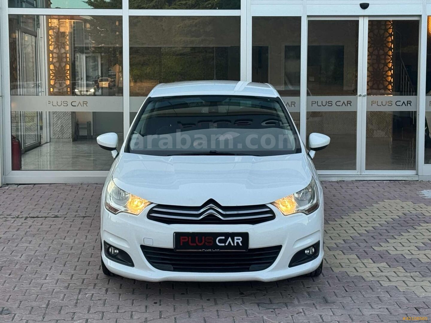 Galeriden Citroen C4 1.6 e-HDi Confort Plus 2012 Model Konya 156.000 km Beyaz 2