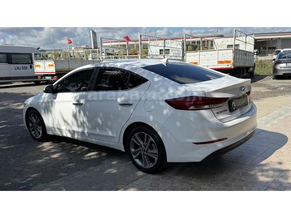 ÖZÇABA'DAN 2016 MODEL HYUNDAİ ELANTRA 1.6 CRDİ ELİTE