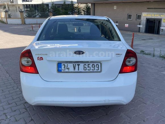 İLK SAHİBİNDEN DÜŞÜK KM Lİ MASRAFSIZ TERTEMİZ FOCUS