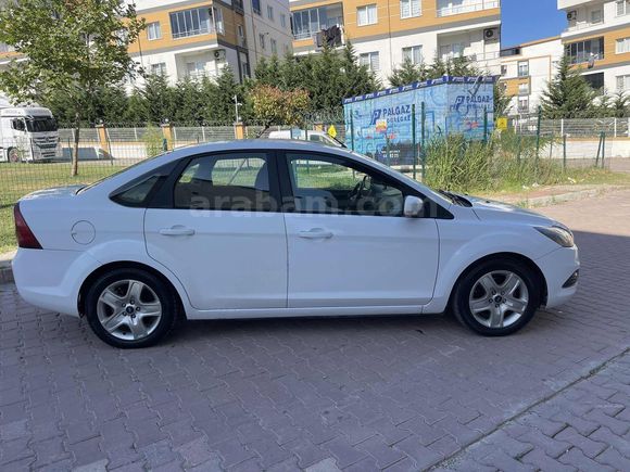 İLK SAHİBİNDEN DÜŞÜK KM Lİ MASRAFSIZ TERTEMİZ FOCUS
