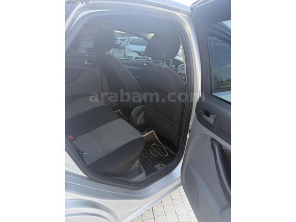 2011 TRAMERSİZ 2.5 KASA BAKIMLI FOCUS