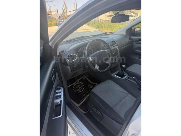 2011 TRAMERSİZ 2.5 KASA BAKIMLI FOCUS