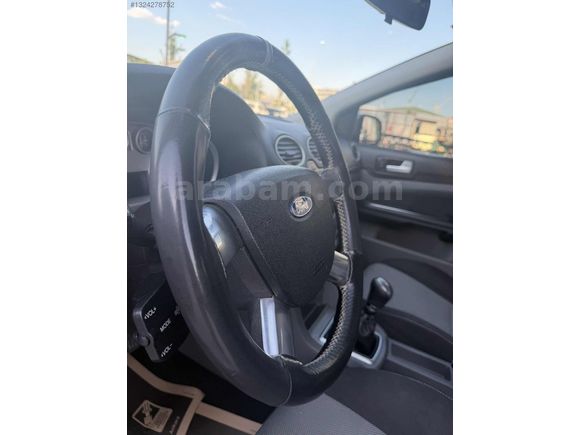 2011 TRAMERSİZ 2.5 KASA BAKIMLI FOCUS